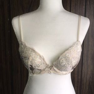 Victoria’s Secret bridal bra